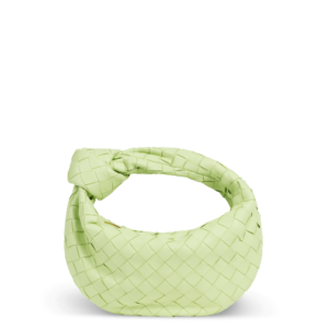Kleine hellgrüne Ledertasche der Marke Bottega Veneta mit Knotendesign im Griff.