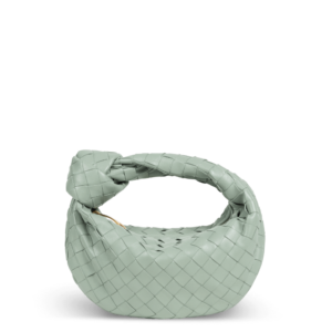 Pastellgrüne Ledertasche der Marke Bottega Veneta mit Knotendesign im Griff.