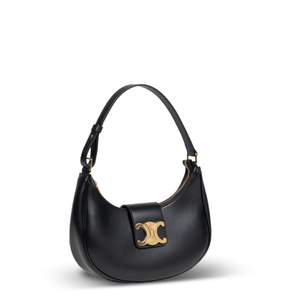 Schwarze Leder-Schultertasche mit goldener Hardware der Marke Celine.